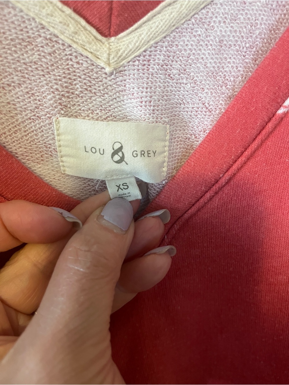 Lou & Grey Faded Red Star Print V-Neck Shortall/Romper - Picture 3 of 5